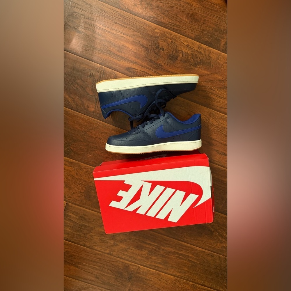 Nike Men's Navy and White Sneakers